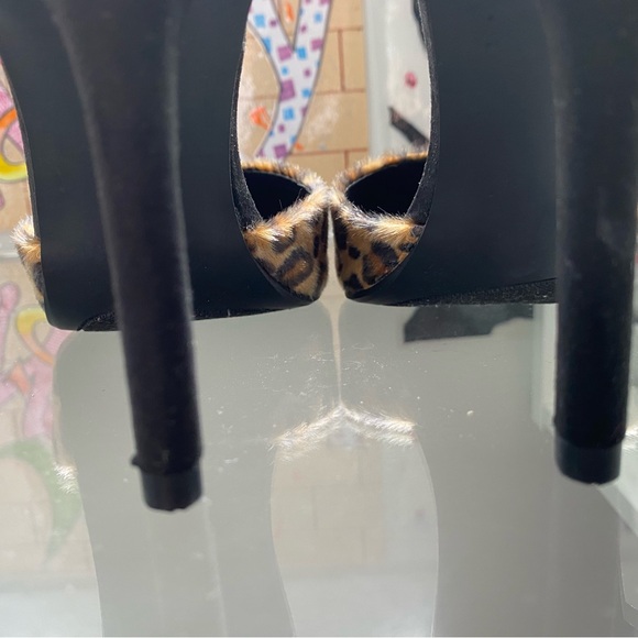 Never worn! Ultra feminine animal print heels. - Picture 6 of 7